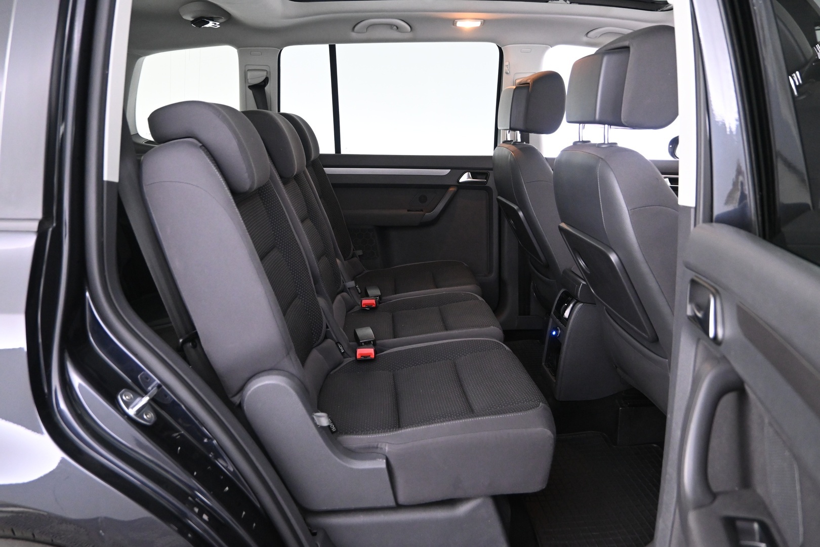 VOLKSWAGEN Touran 2014