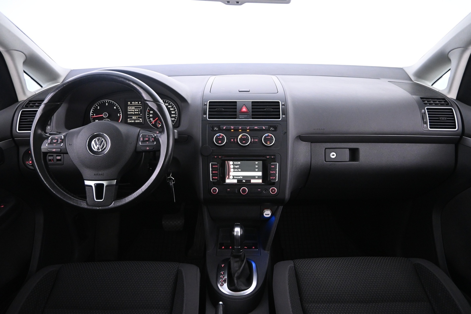 VOLKSWAGEN Touran 2014