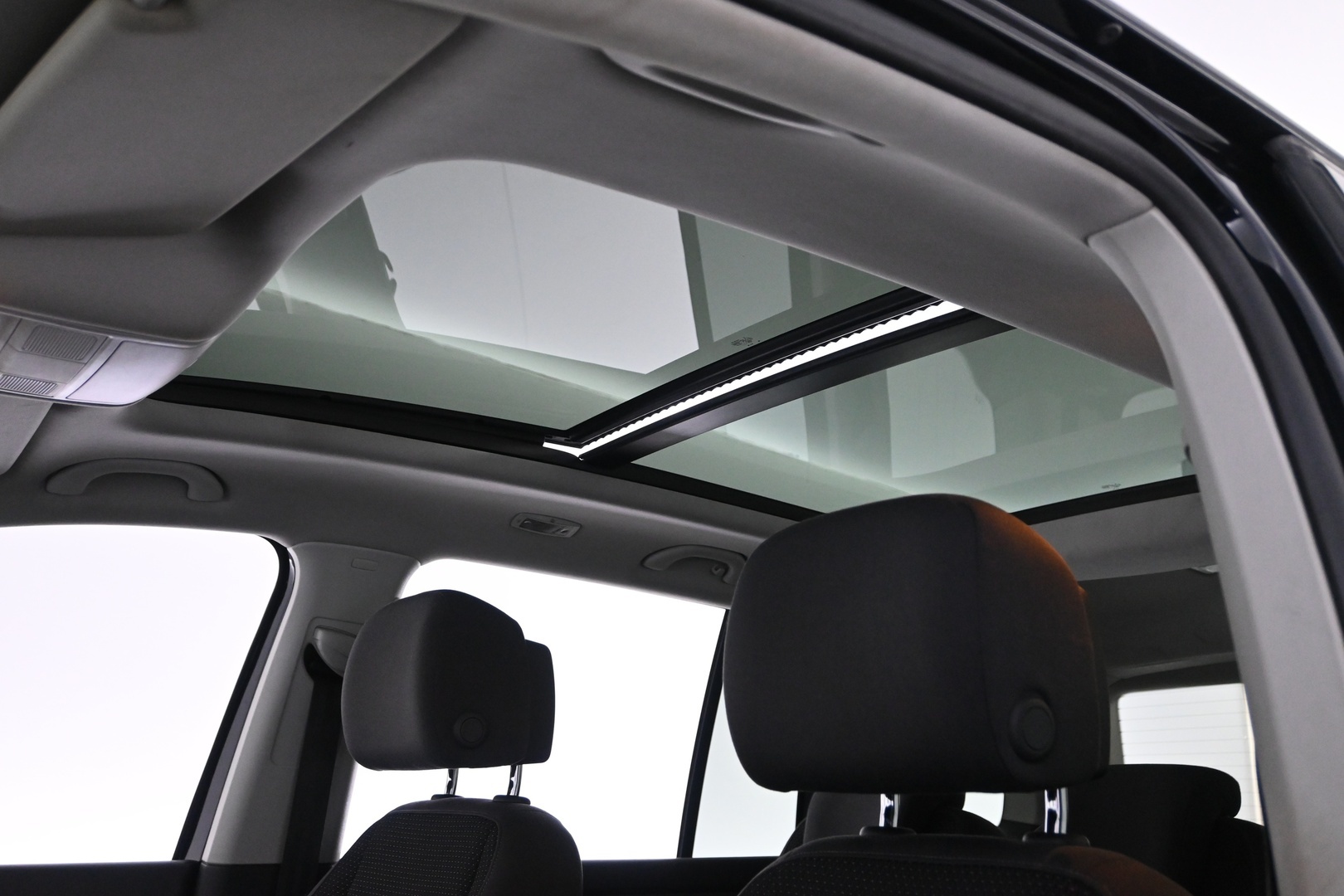 VOLKSWAGEN Touran 2014