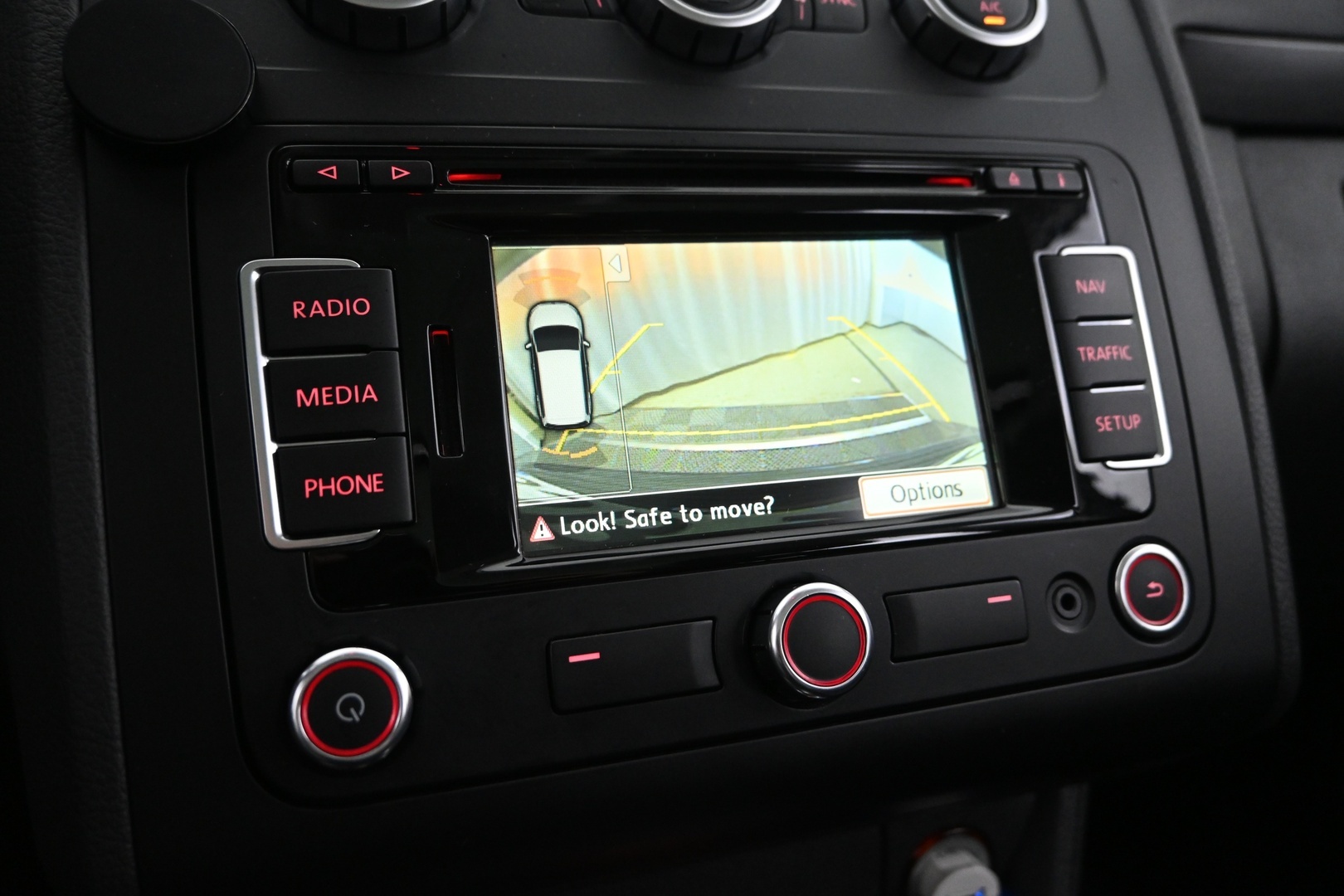 VOLKSWAGEN Touran 2014