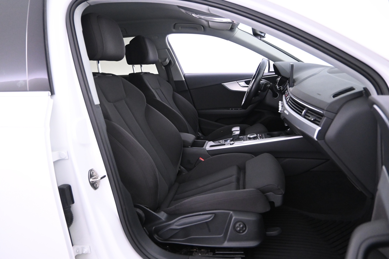 AUDI A4 2016