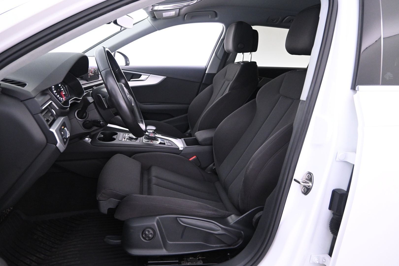 AUDI A4 2016
