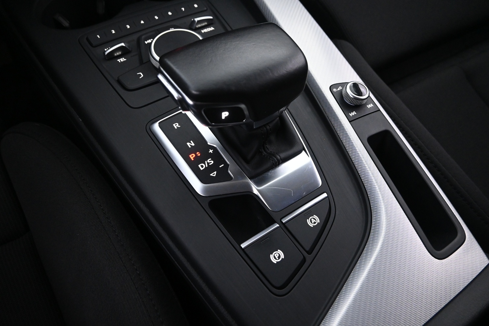 AUDI A4 2016