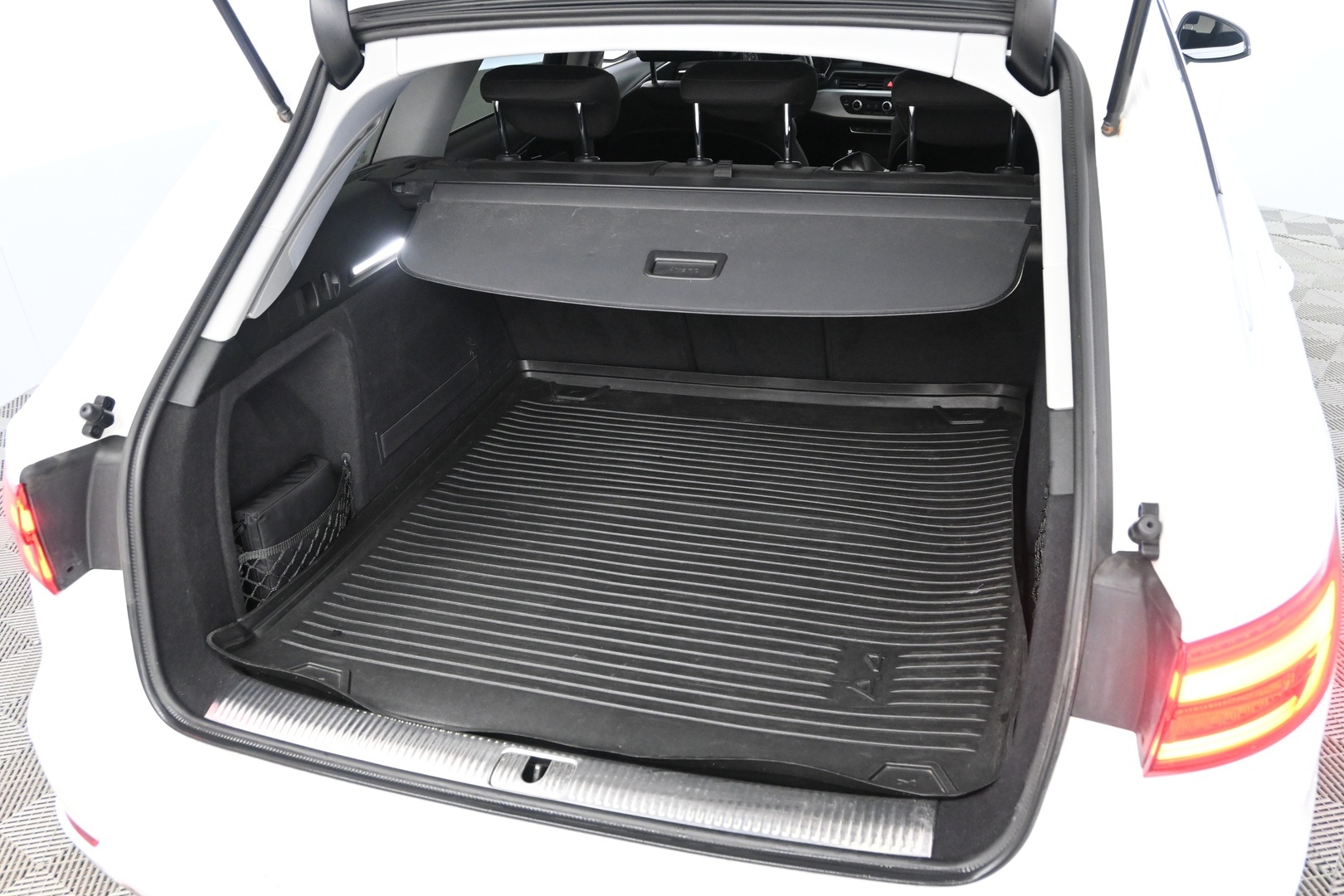 AUDI A4 2016