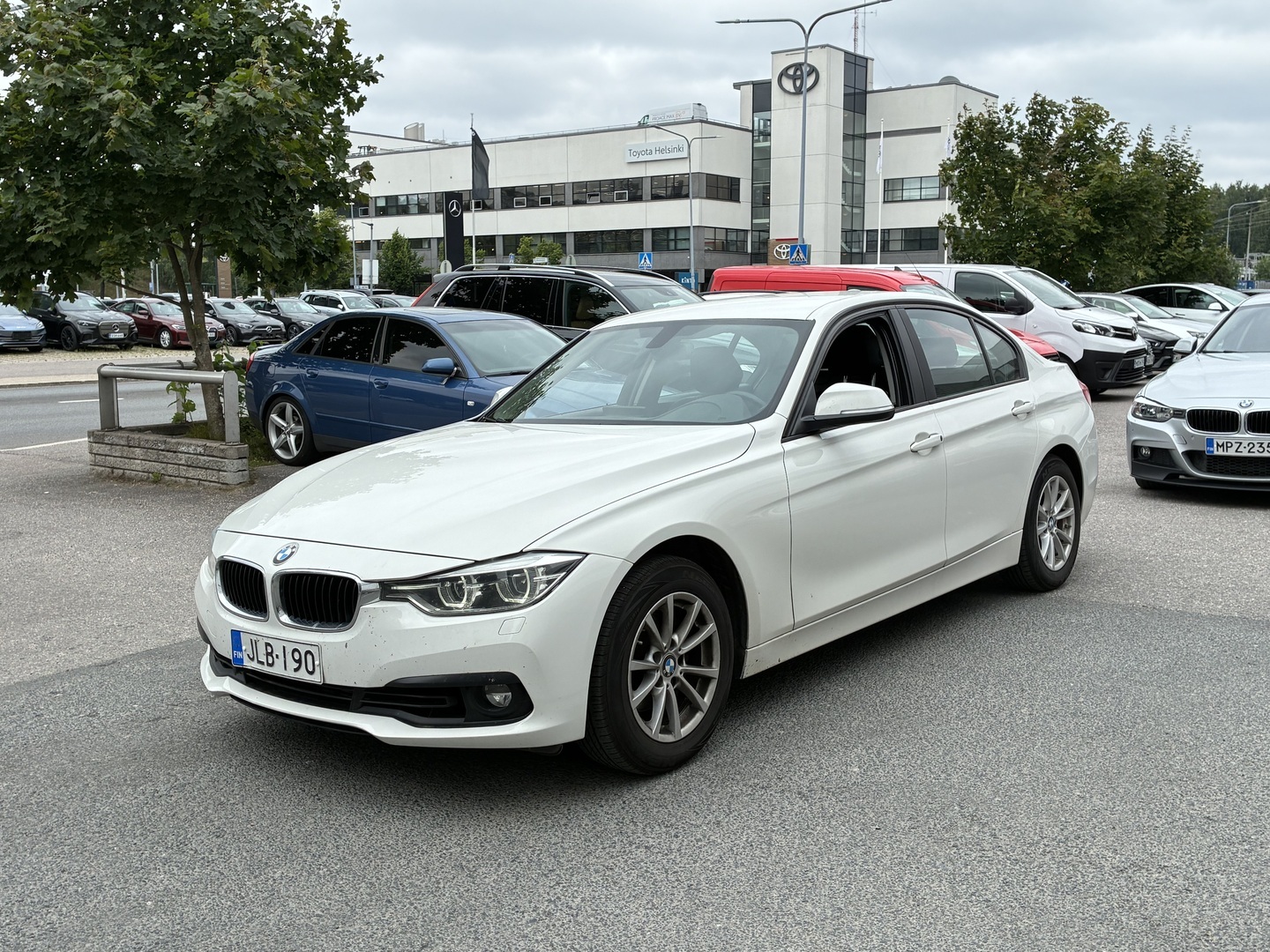 BMW 318 2019