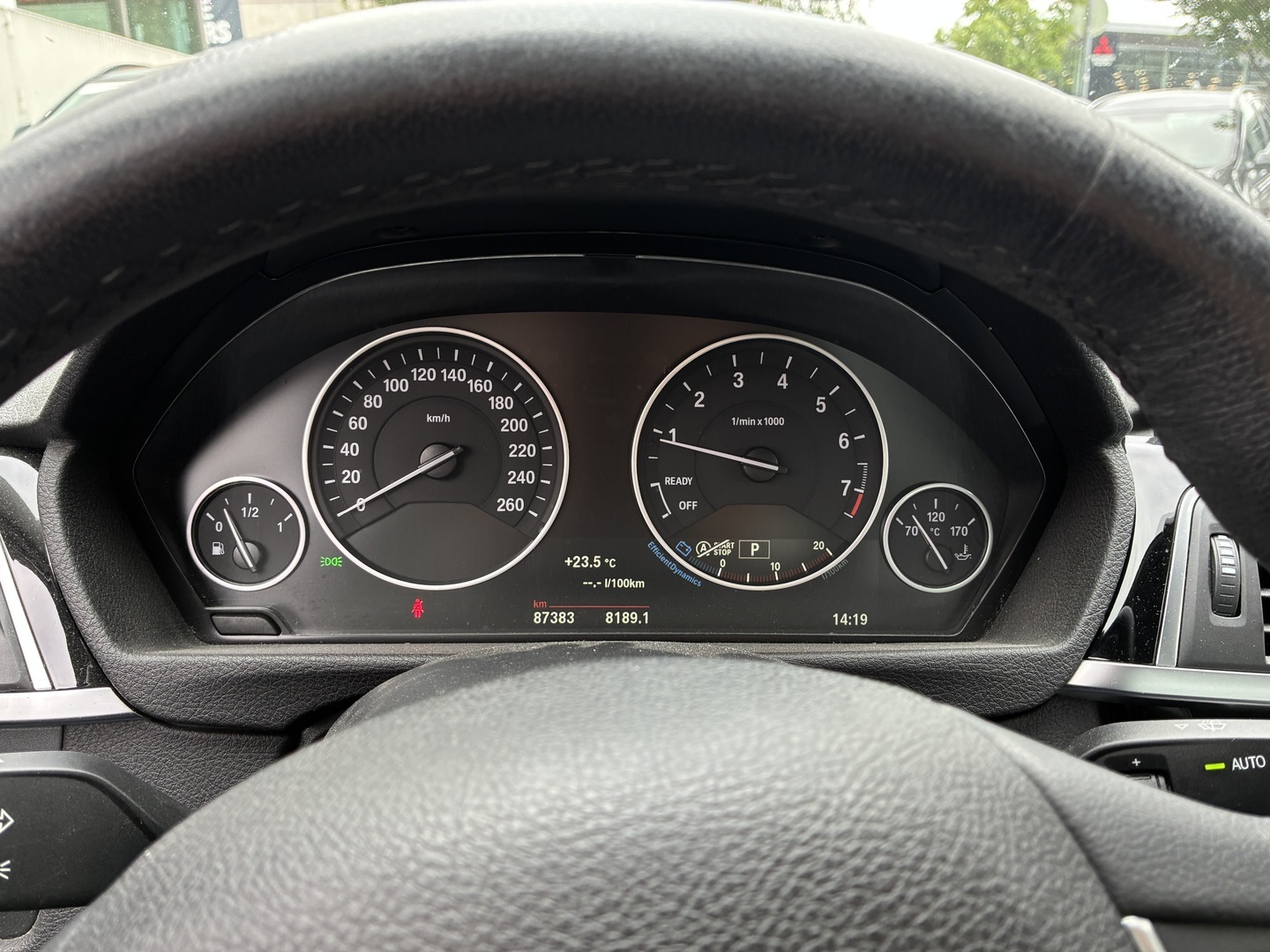 BMW 318 2019