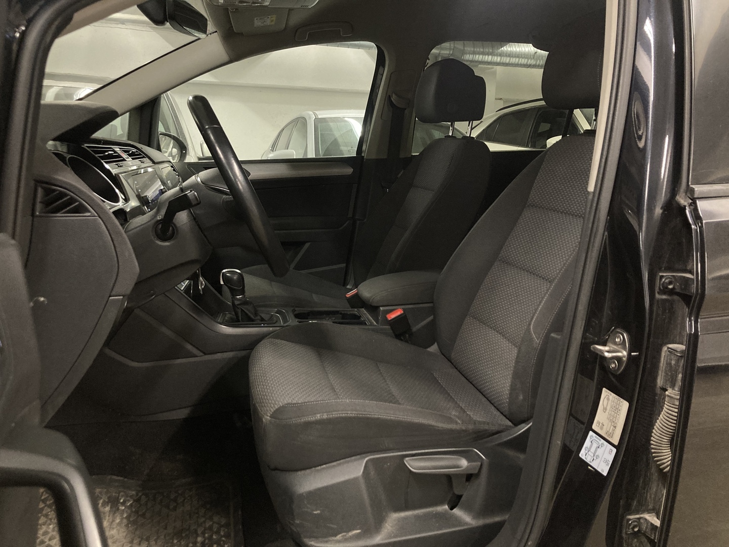 VOLKSWAGEN Touran 2019