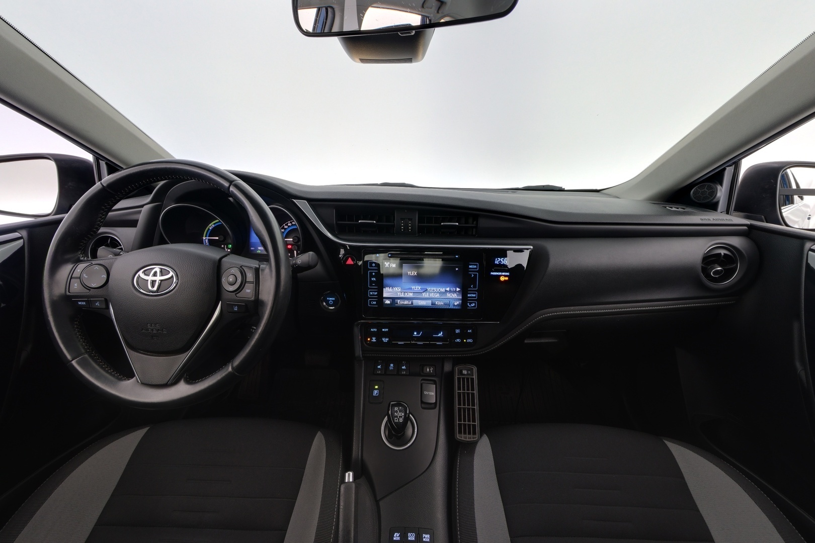 TOYOTA Auris 2017