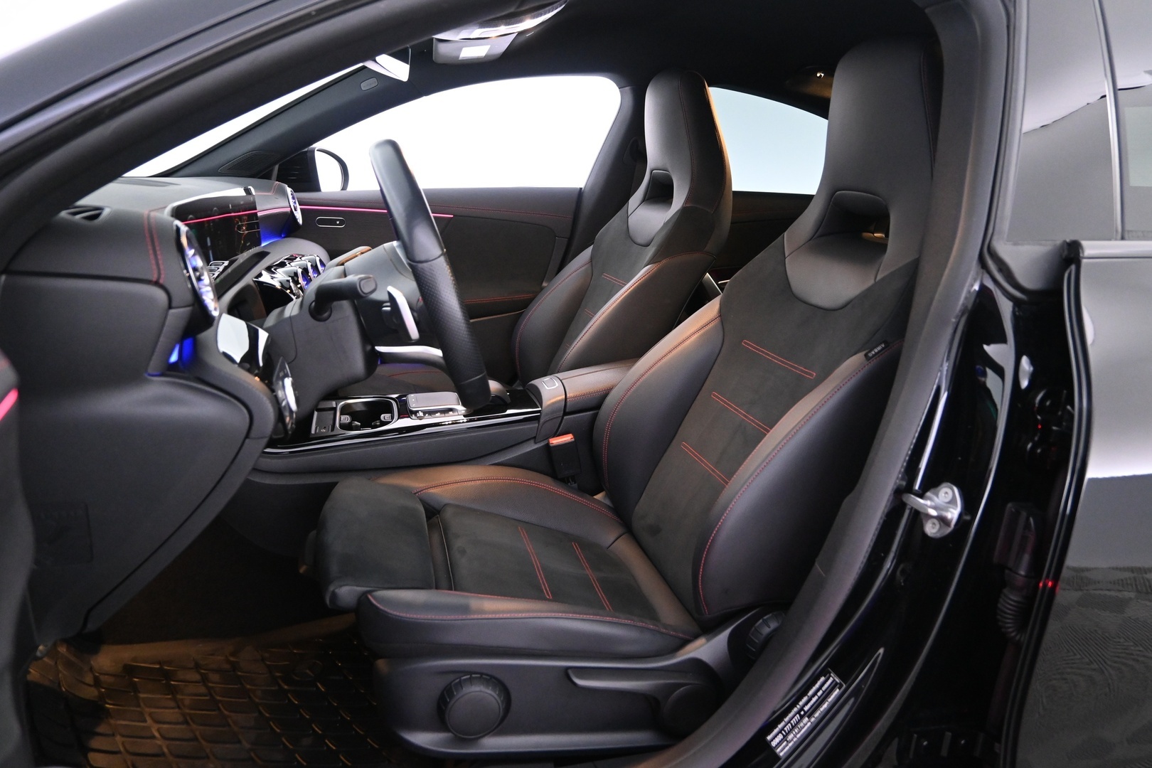 MERCEDES-BENZ CLA 2023