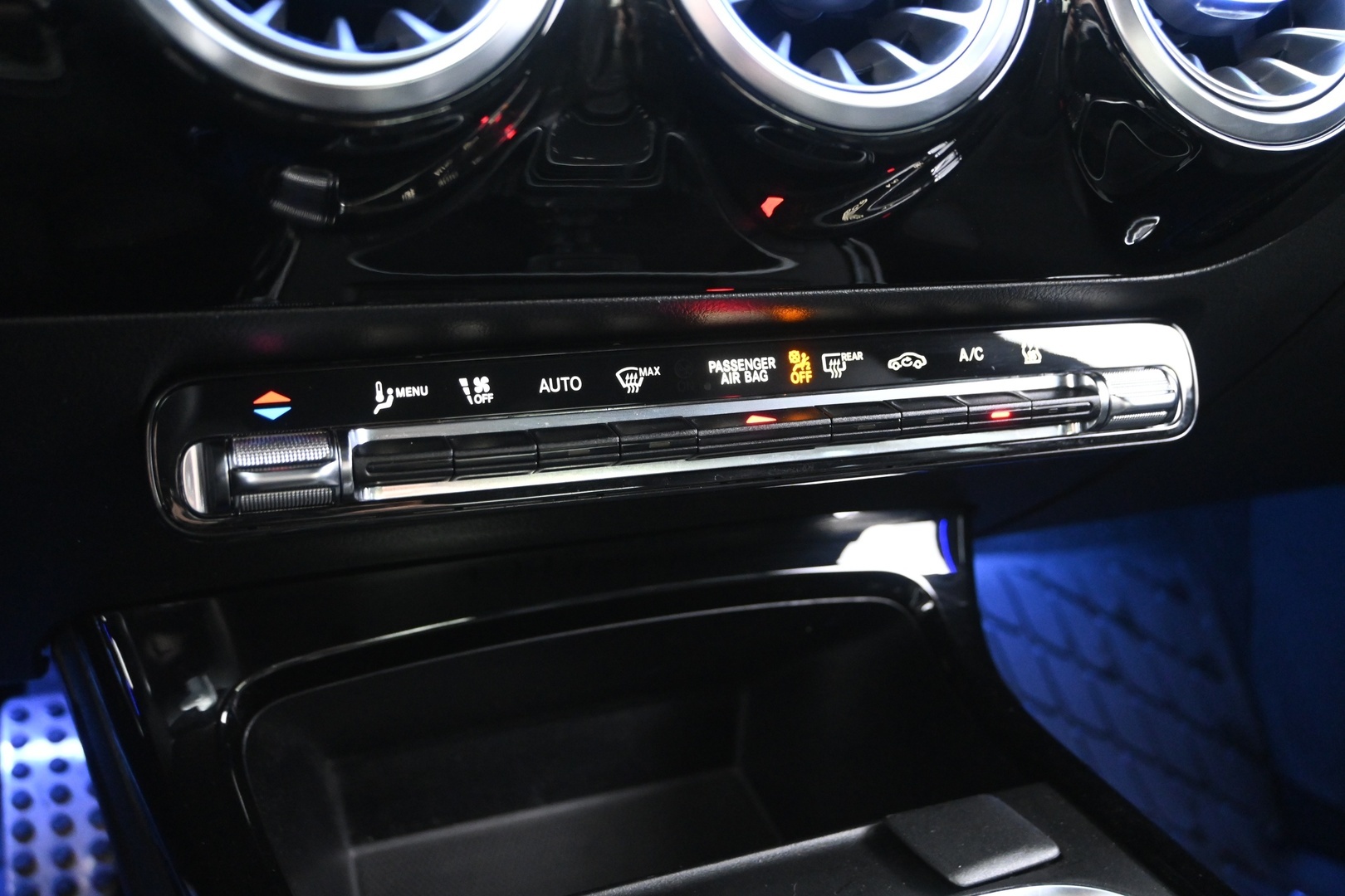 MERCEDES-BENZ CLA 2023