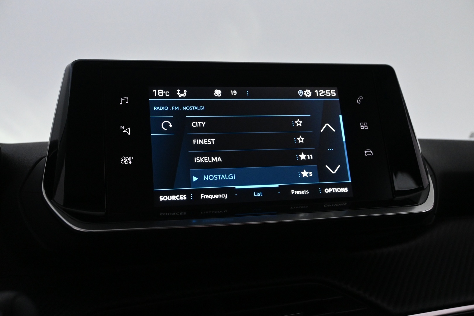PEUGEOT 2008 2023