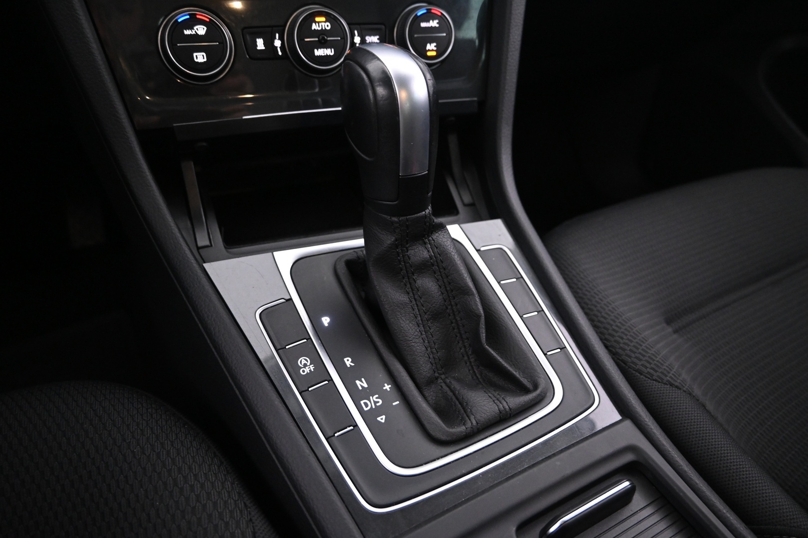 VOLKSWAGEN Golf 2020