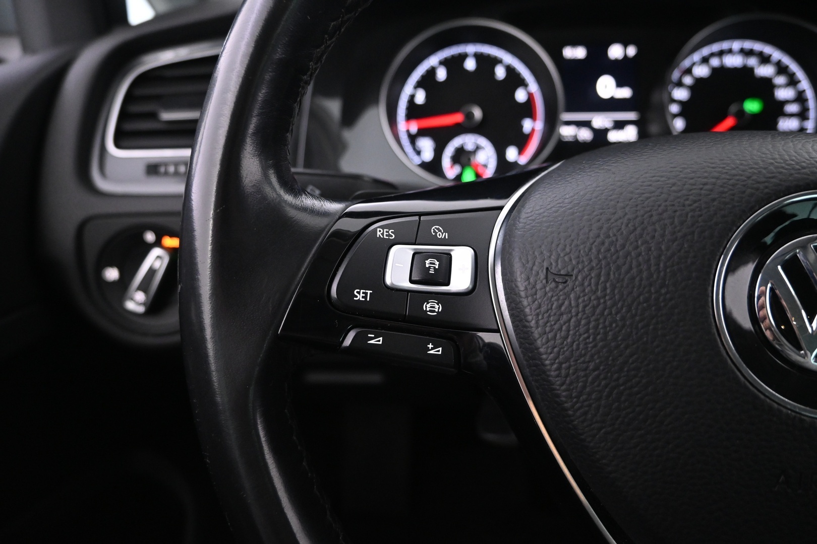 VOLKSWAGEN Golf 2020