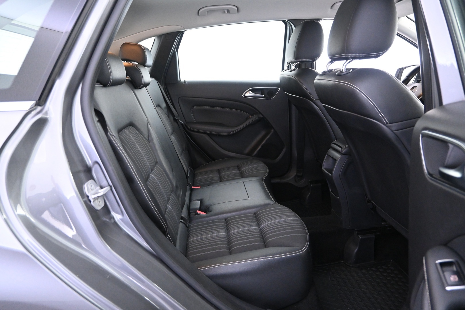 MERCEDES-BENZ B 2013