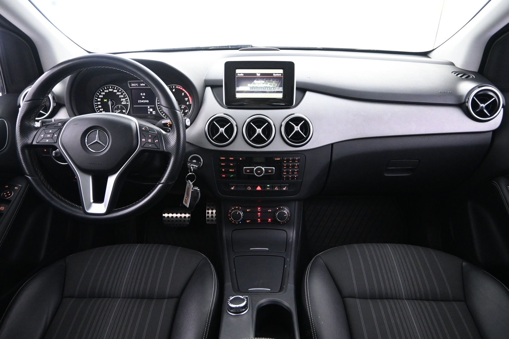MERCEDES-BENZ B 2013