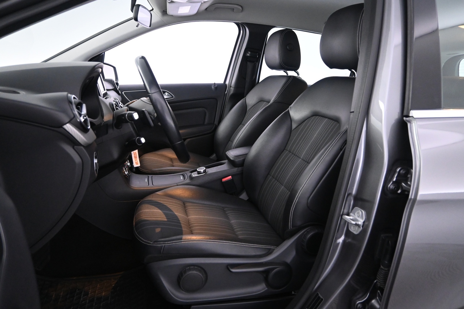 MERCEDES-BENZ B 2013