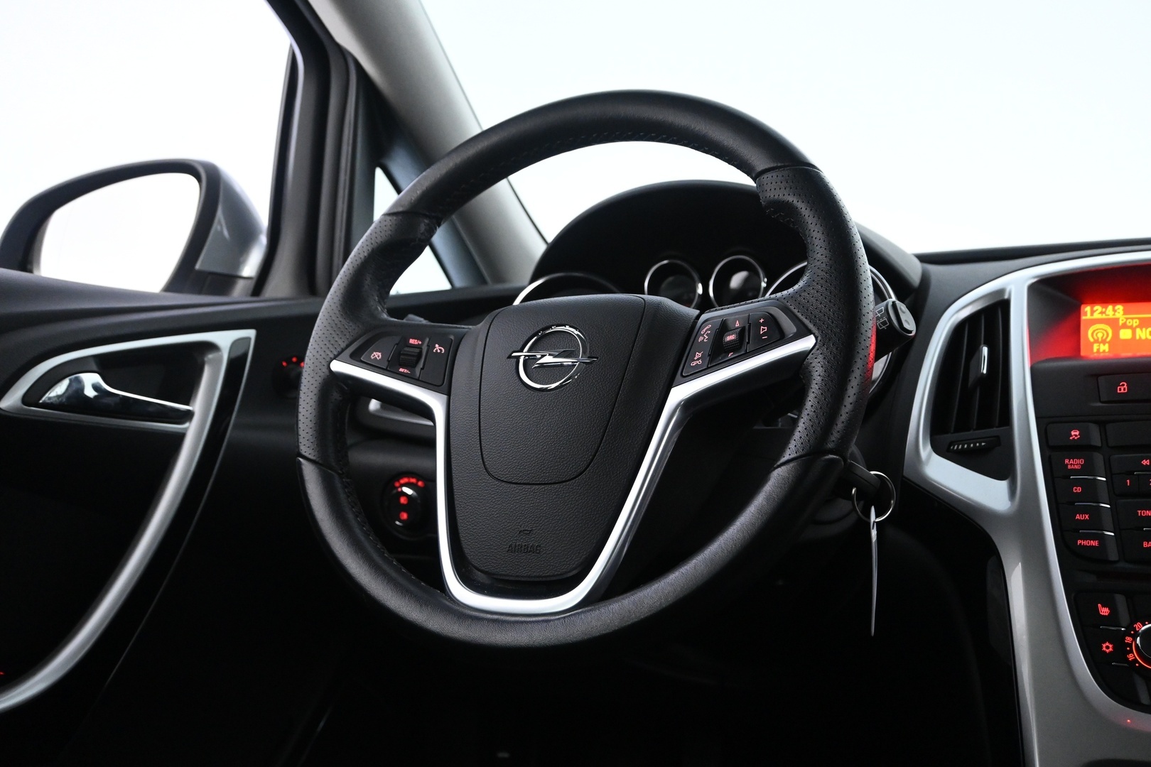 OPEL Astra 2012