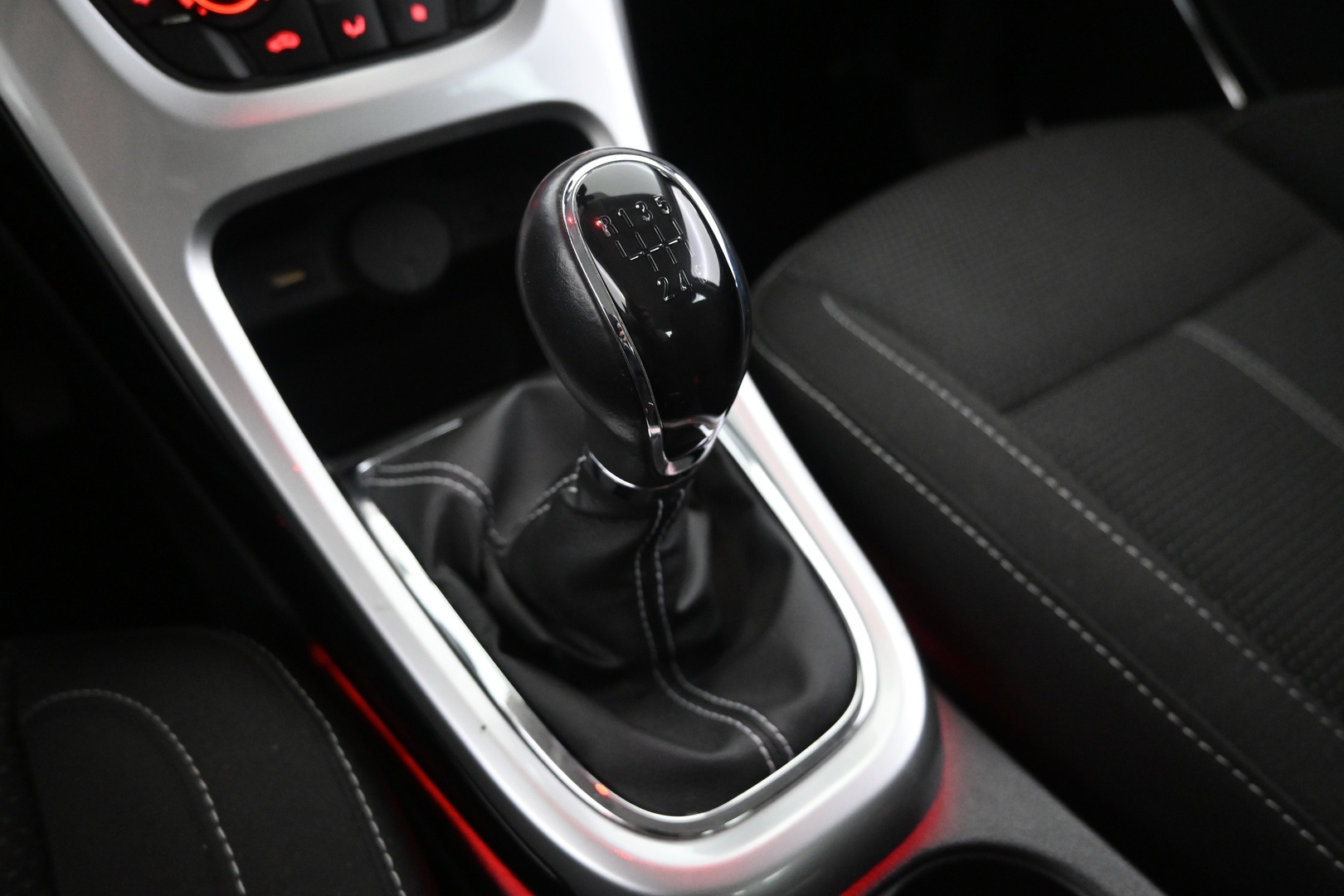 OPEL Astra 2012
