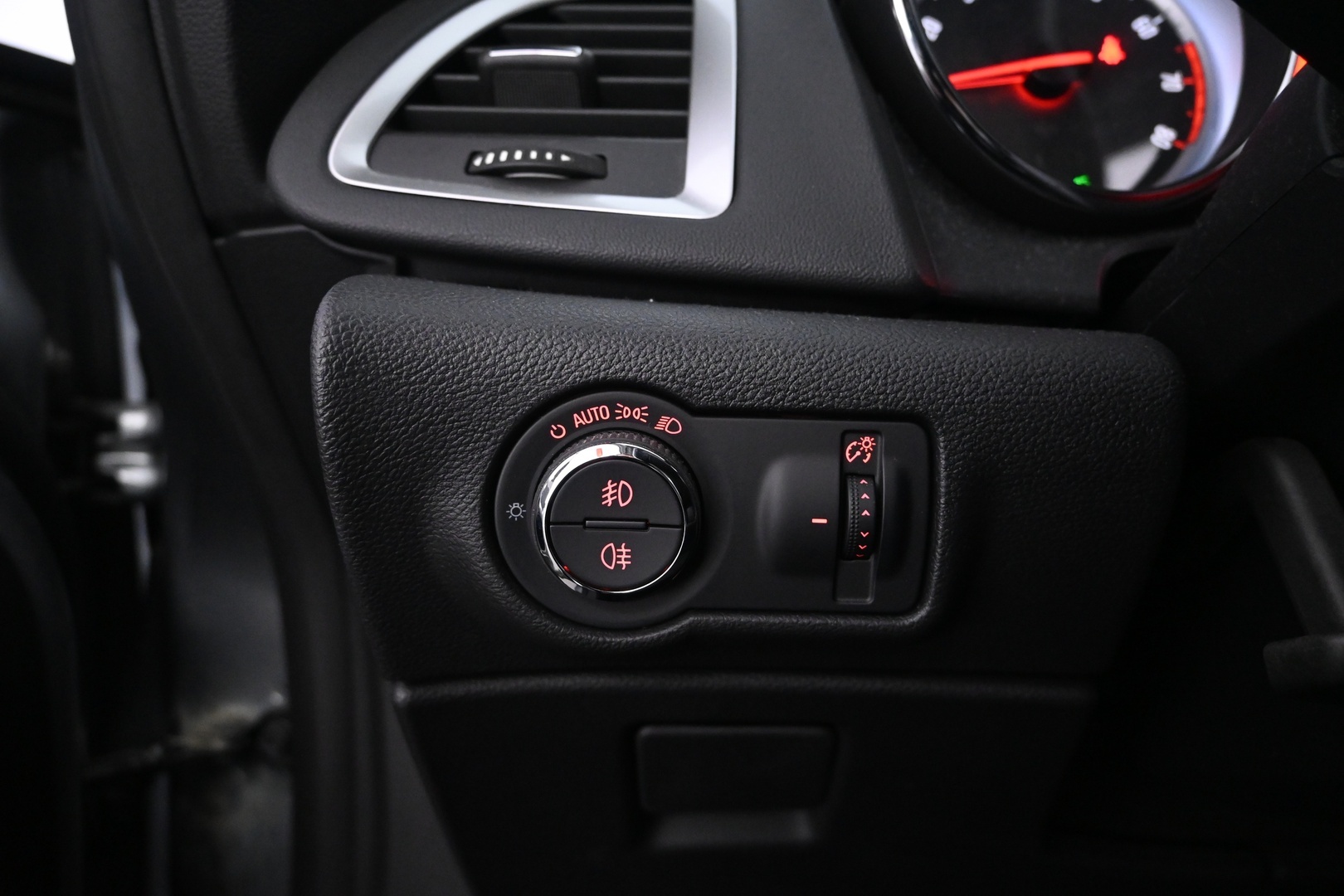 OPEL Astra 2012
