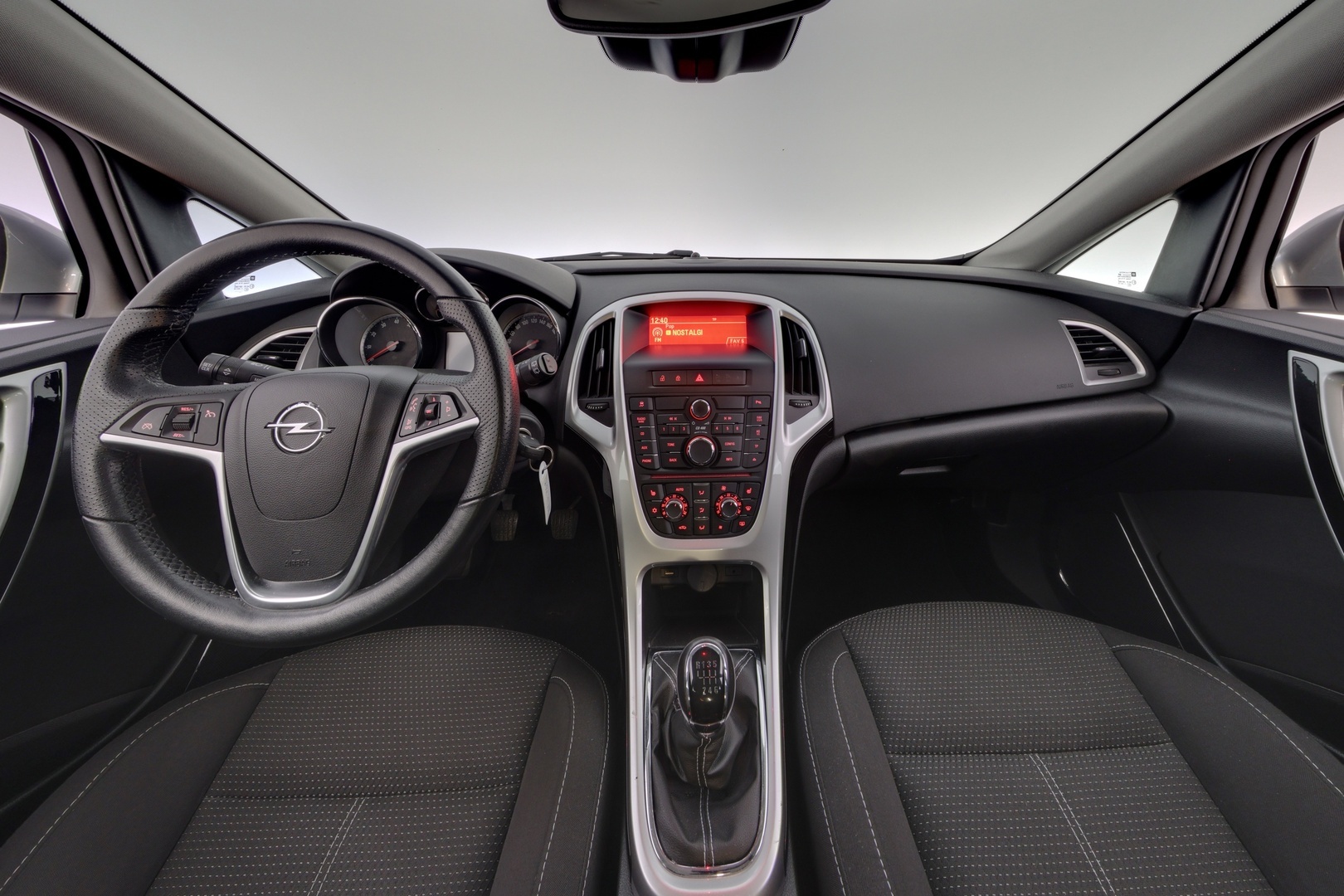 OPEL Astra 2012