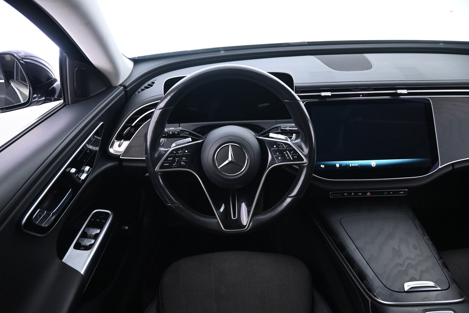 MERCEDES-BENZ E 2025