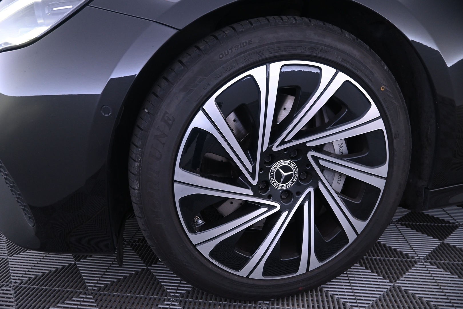 MERCEDES-BENZ E 2025