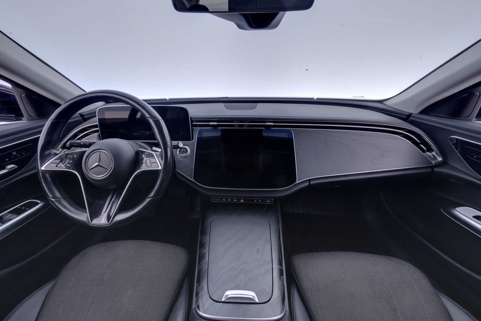 MERCEDES-BENZ E 2025