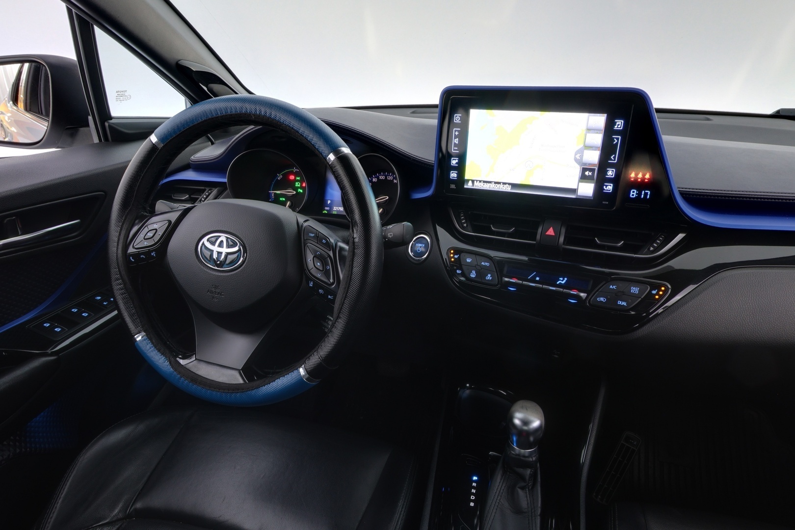 TOYOTA C-HR 2017