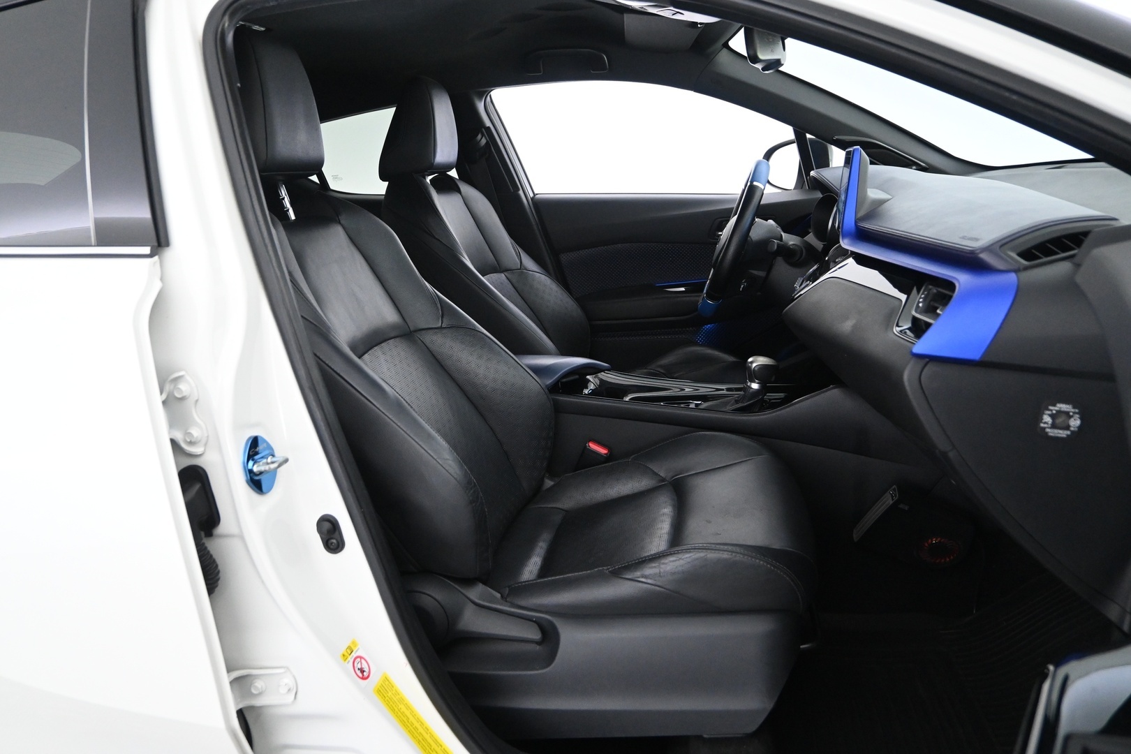 TOYOTA C-HR 2017