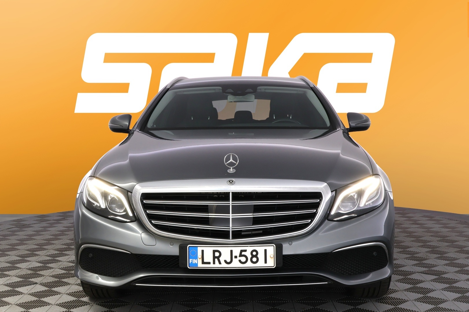 MERCEDES-BENZ E 2017