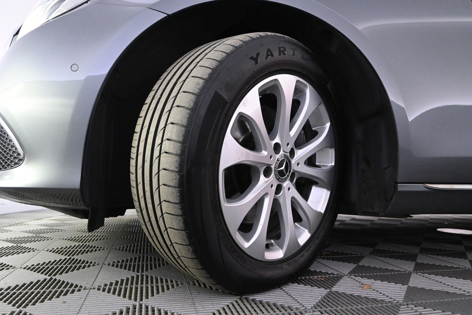 MERCEDES-BENZ E 2017