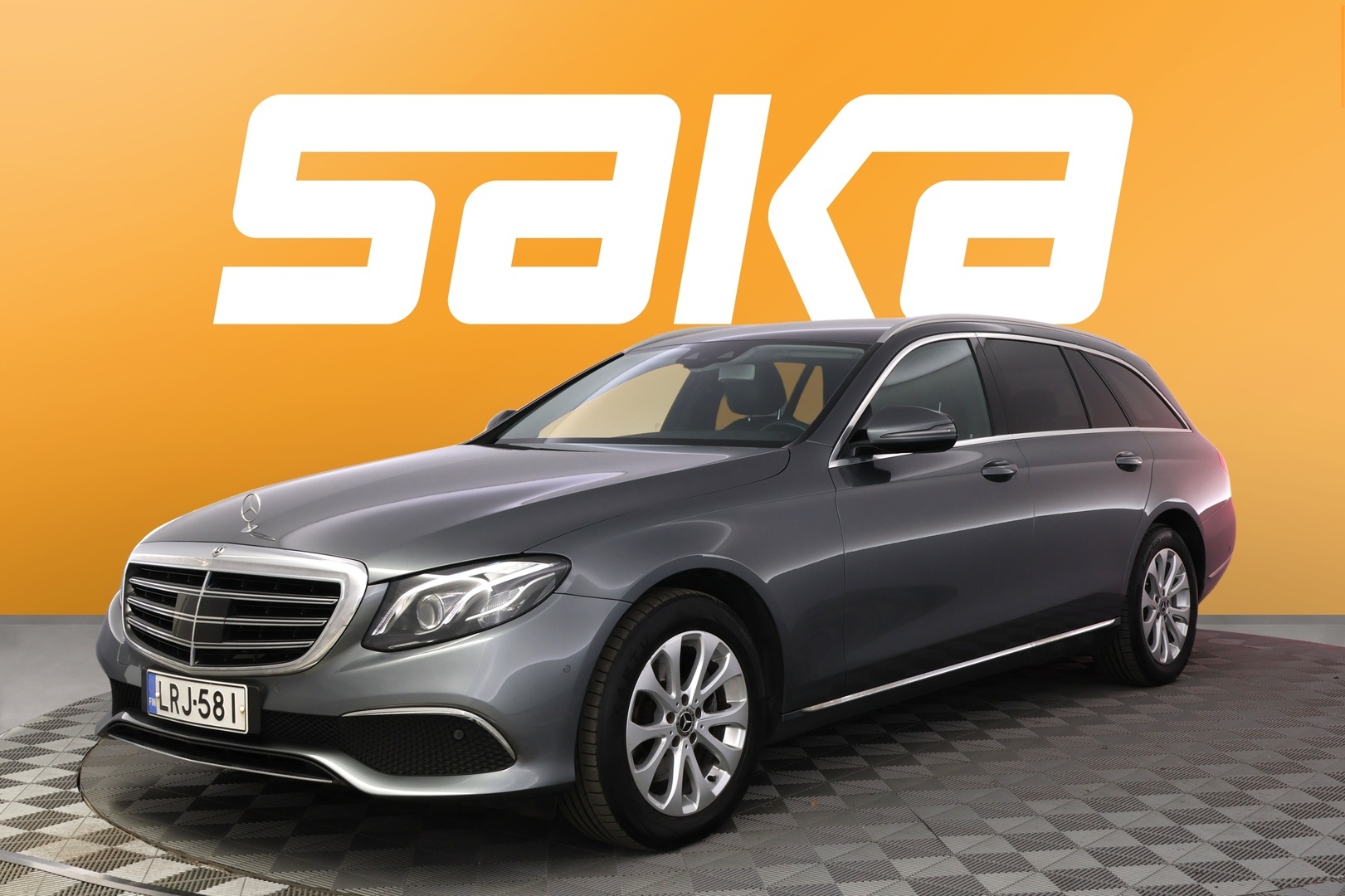 MERCEDES-BENZ E 2017