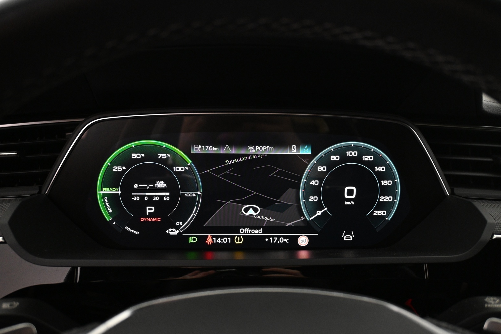 AUDI e-tron 2022