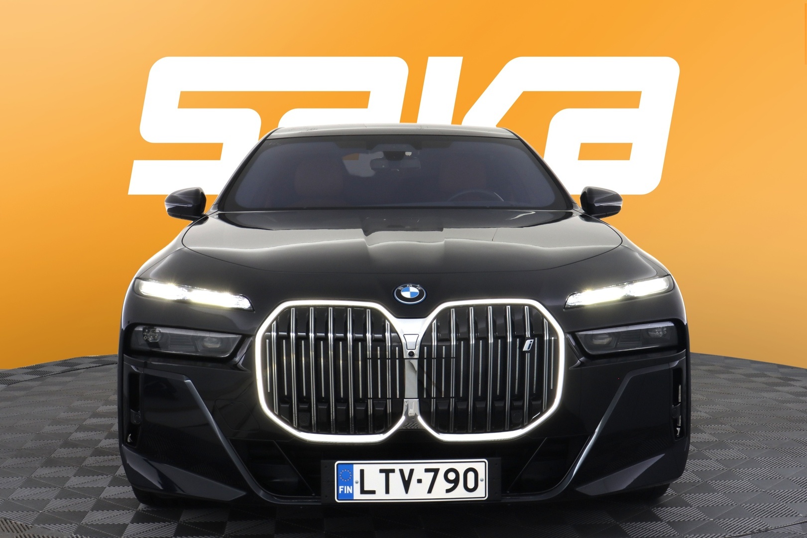 BMW i7 2023