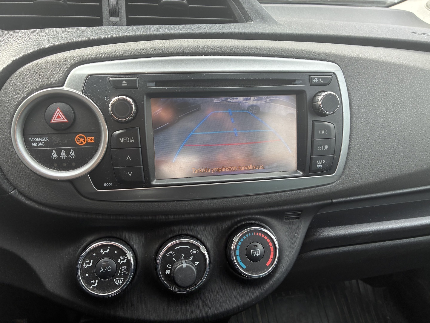 TOYOTA Yaris 2012