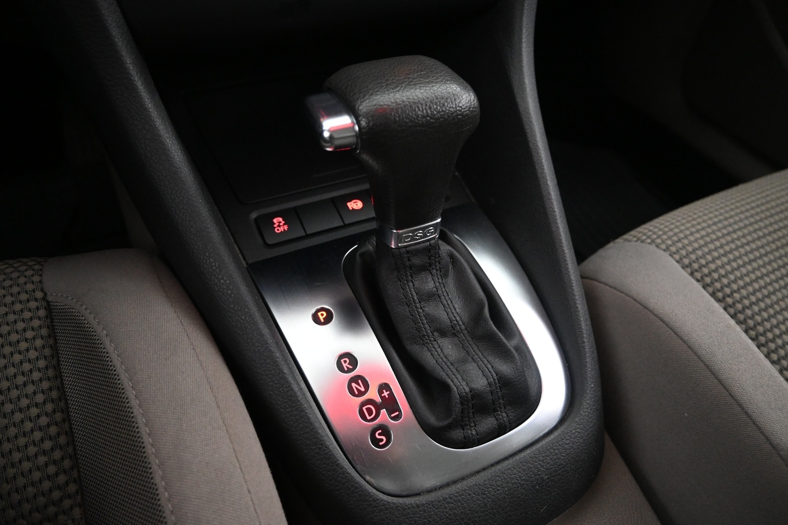 VOLKSWAGEN Golf 2010