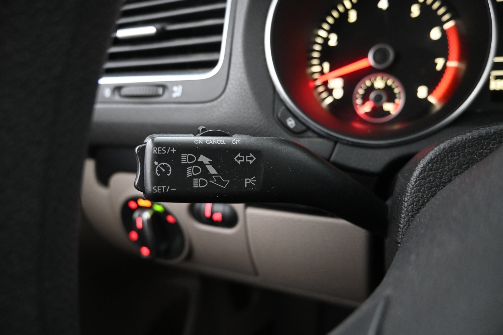 VOLKSWAGEN Golf 2010