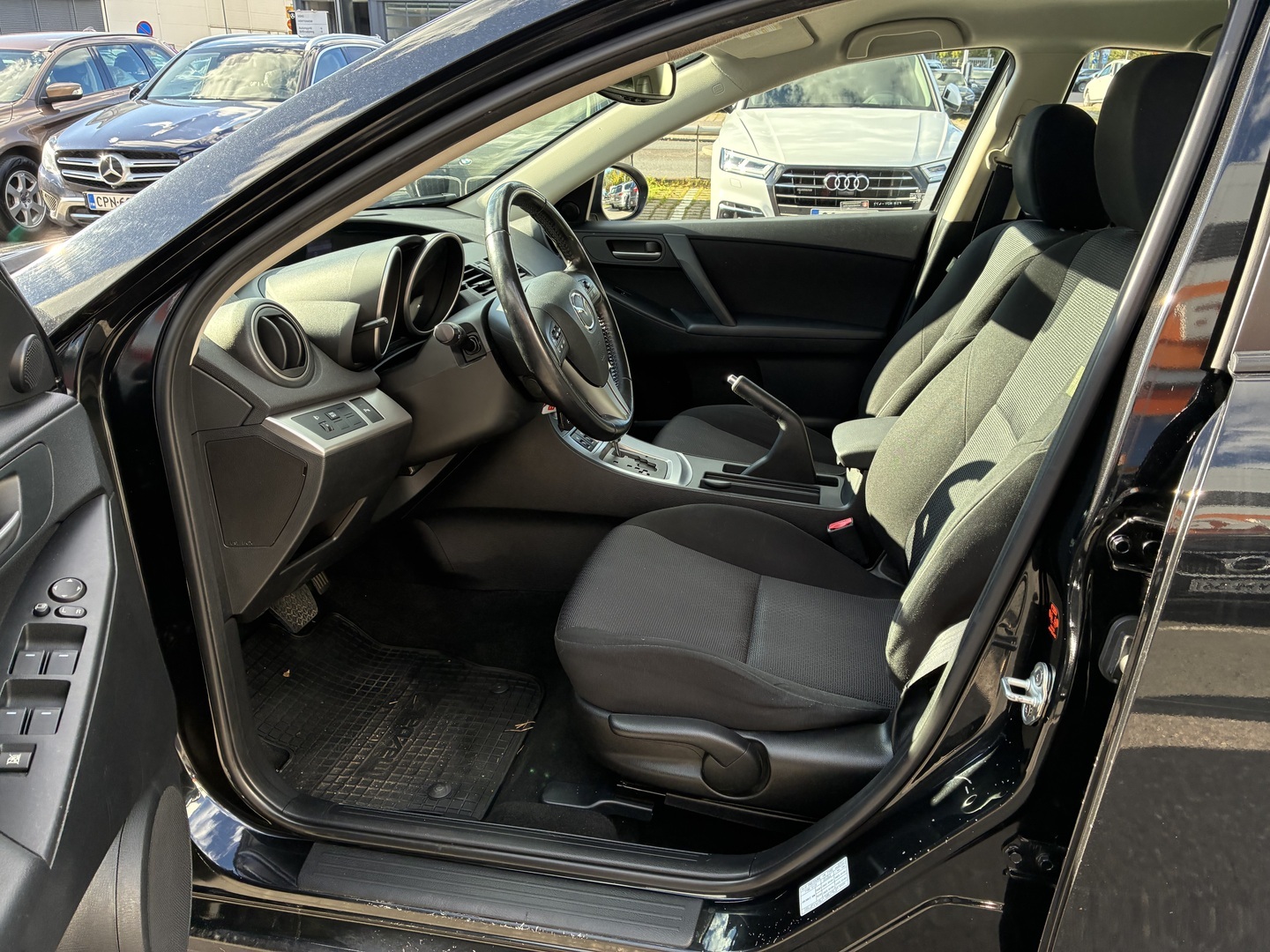 MAZDA 3 2009