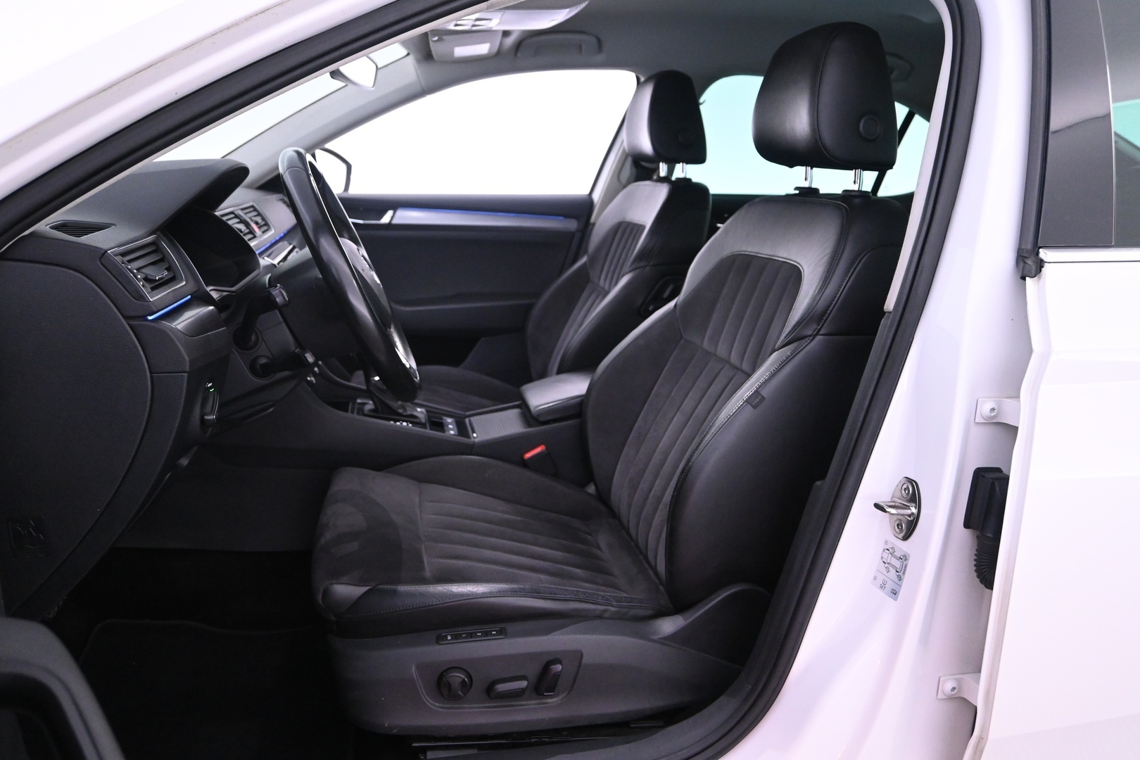 SKODA Superb 2016