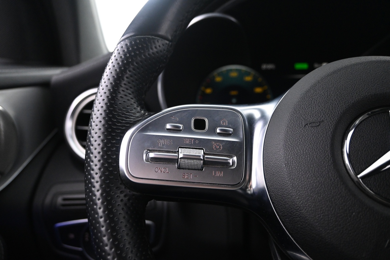 MERCEDES-BENZ GLC 2022