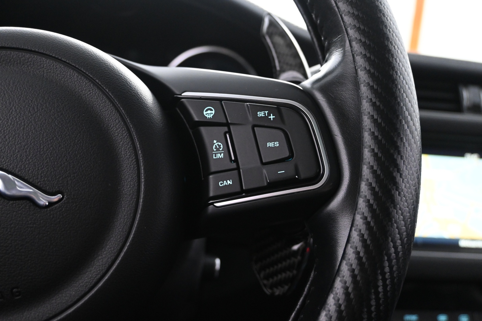 MERCEDES-BENZ GLC 2022