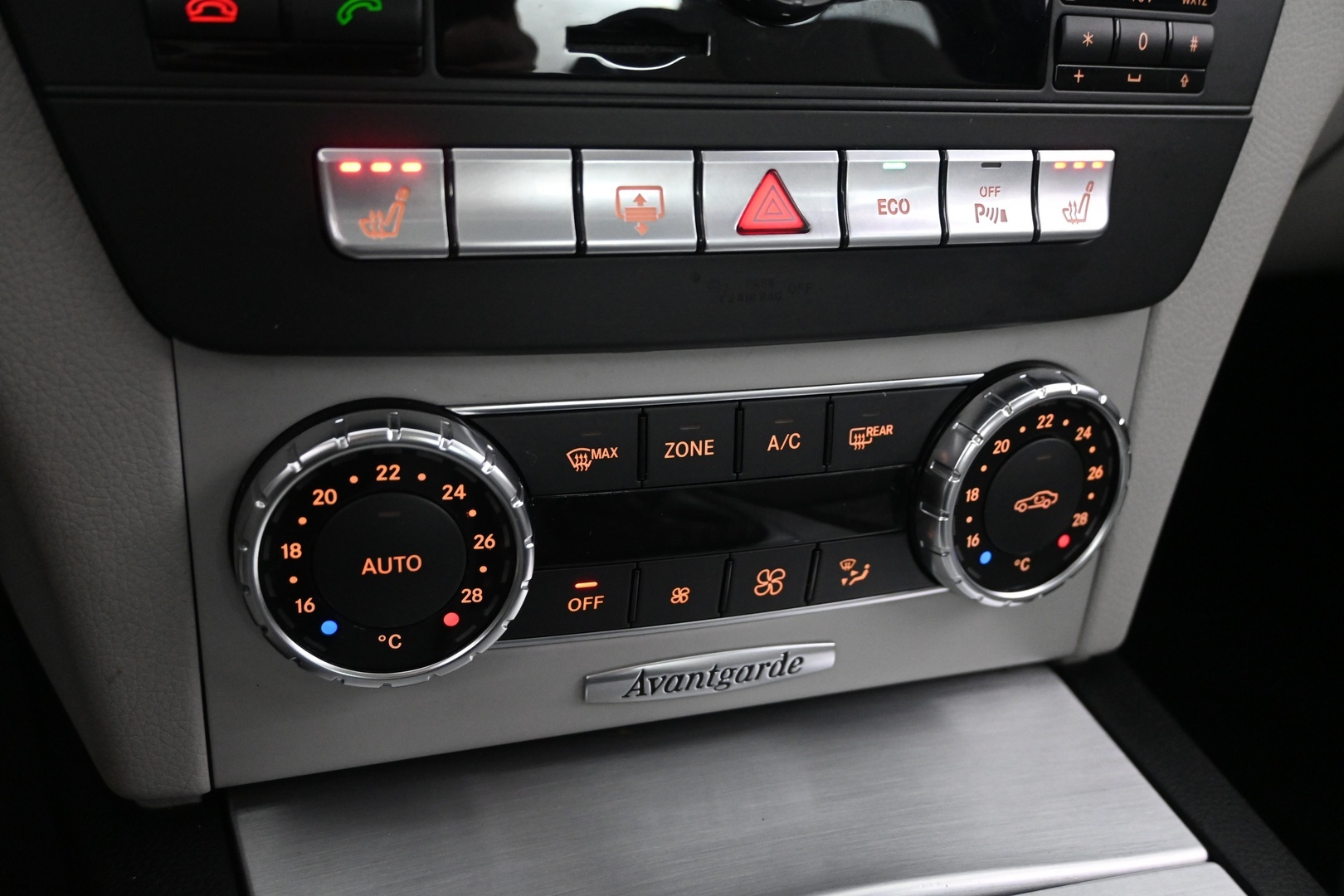 MERCEDES-BENZ C 2012