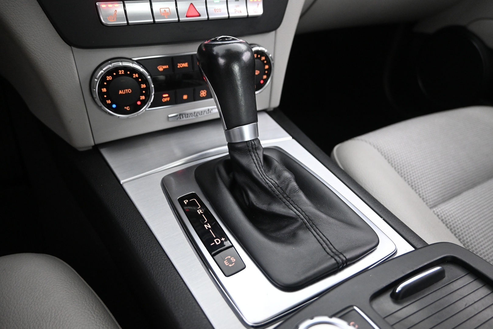 MERCEDES-BENZ C 2012