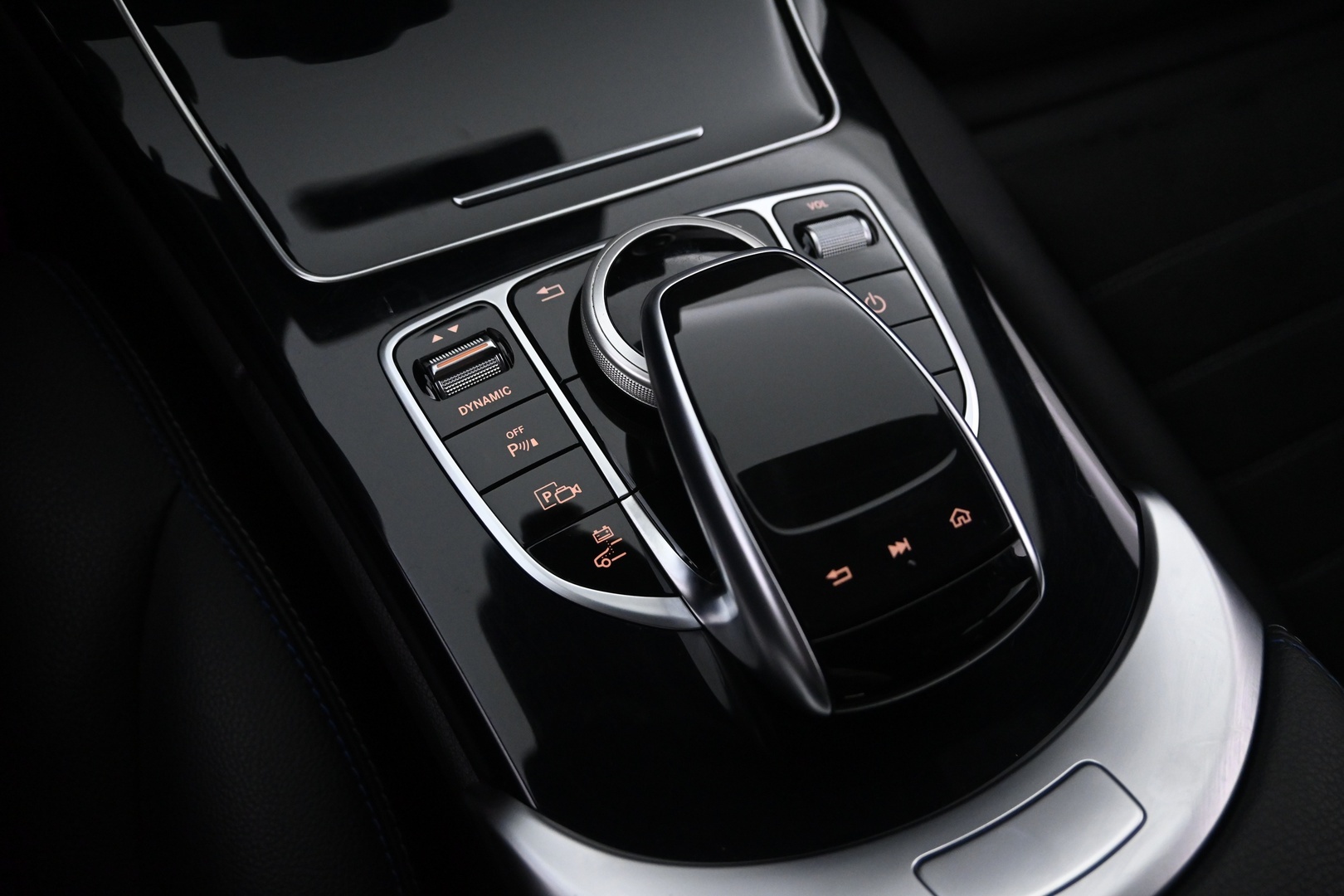 MERCEDES-BENZ C 2021