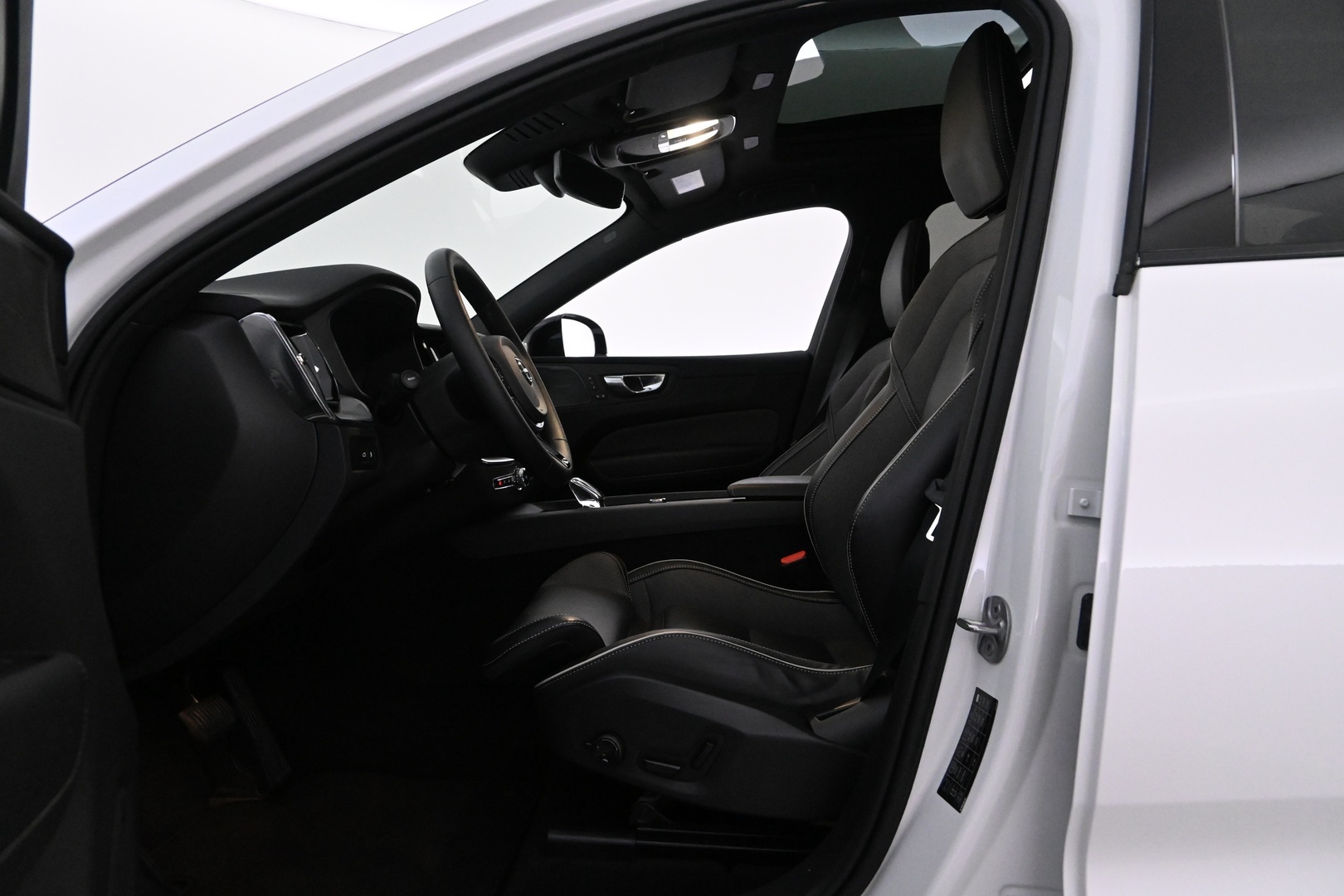 VOLVO XC60 2024