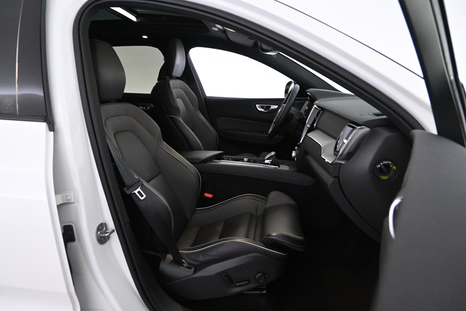 VOLVO XC60 2024