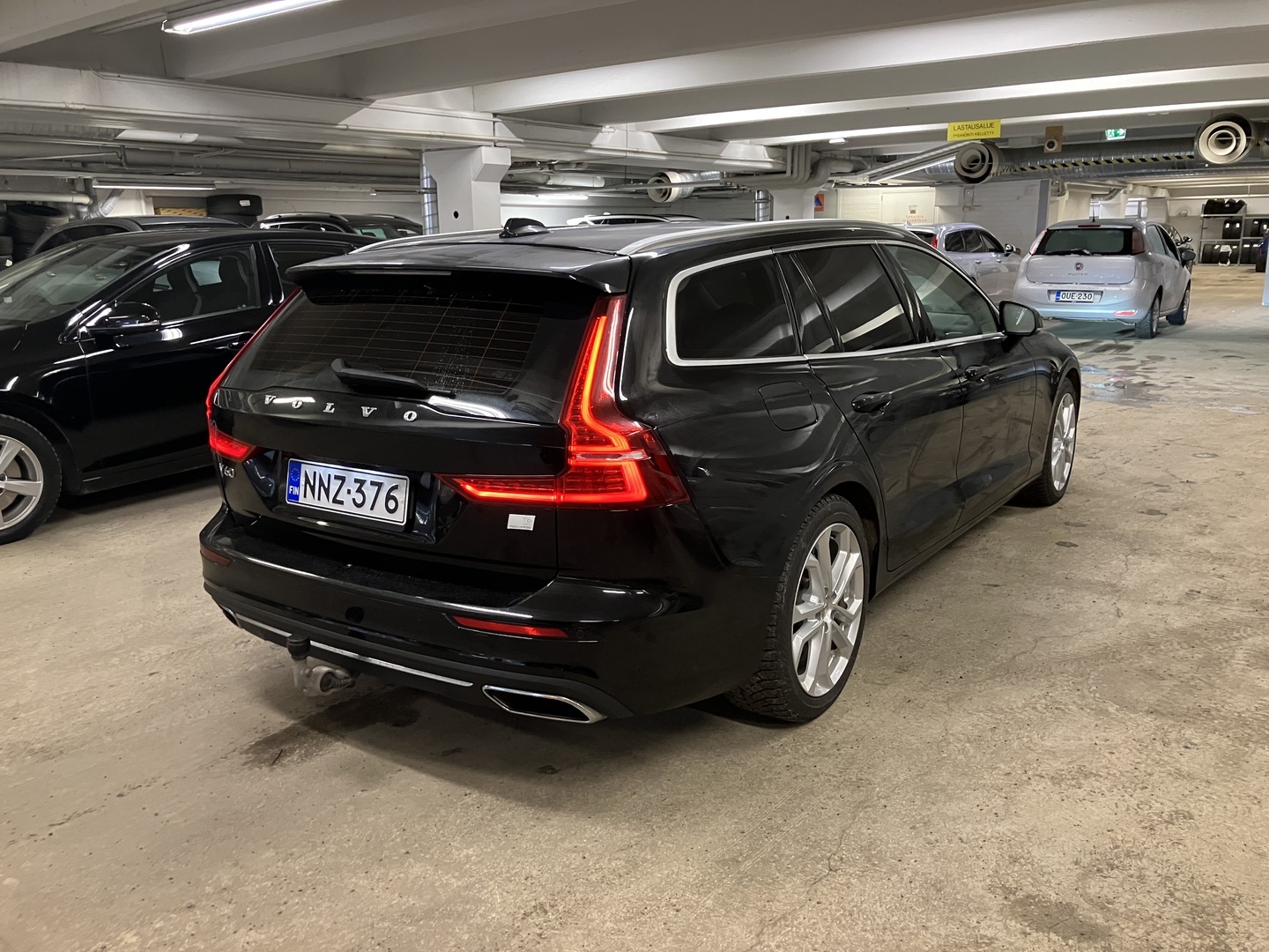 VOLVO V60 2021