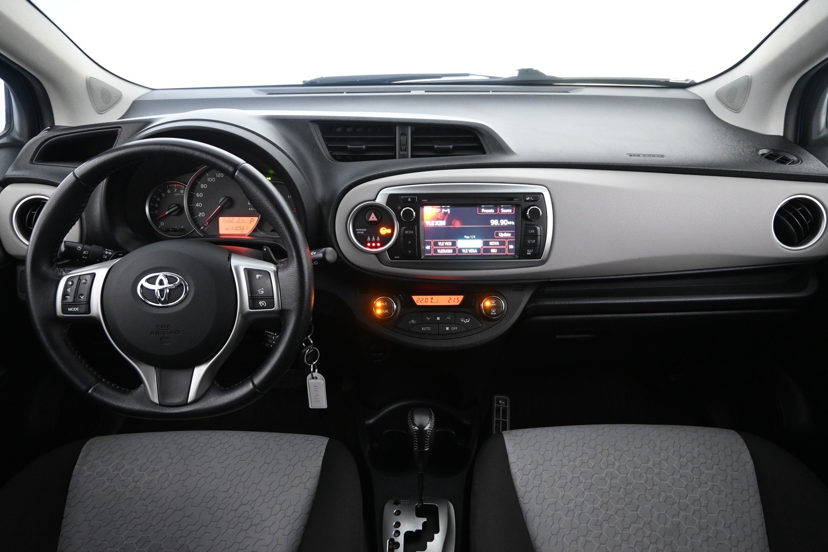 TOYOTA Yaris 2012
