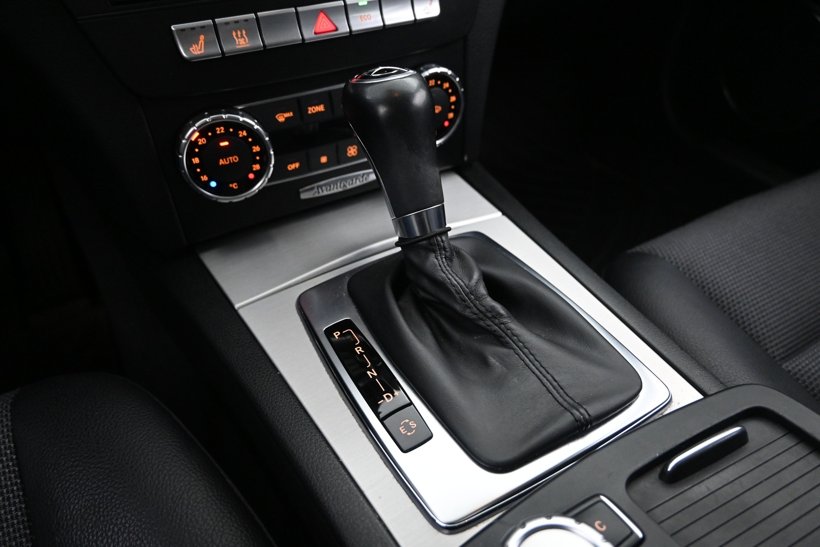 MERCEDES-BENZ C 2012