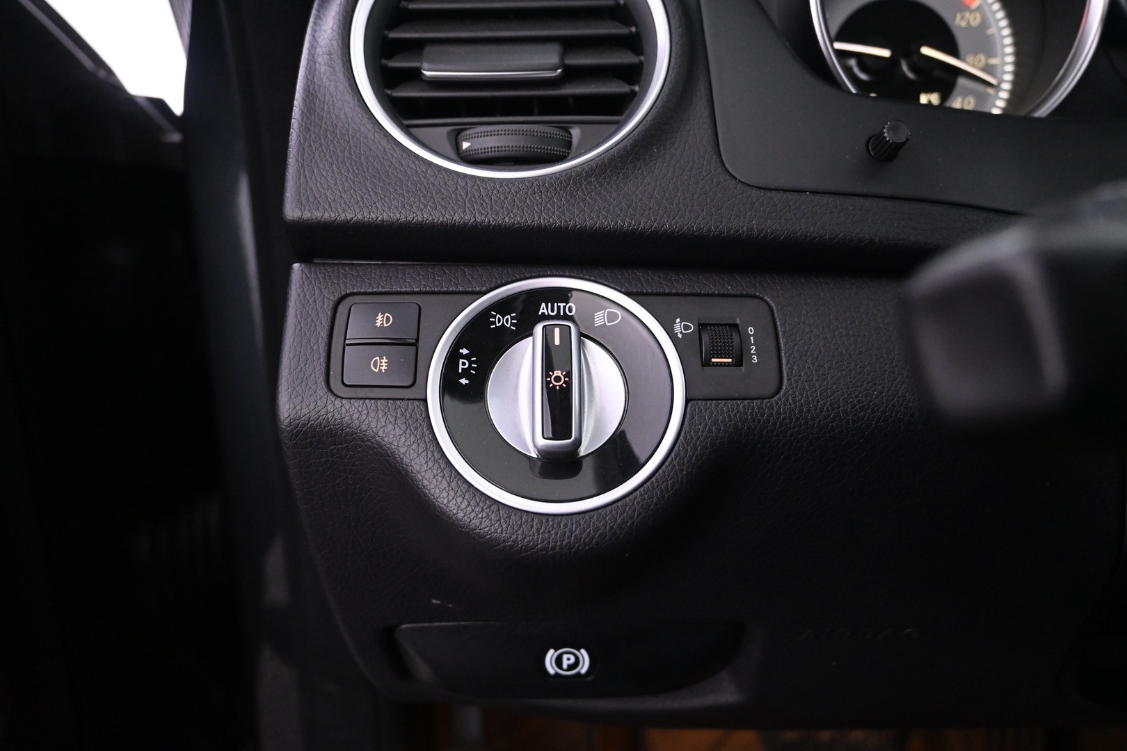 MERCEDES-BENZ C 2012